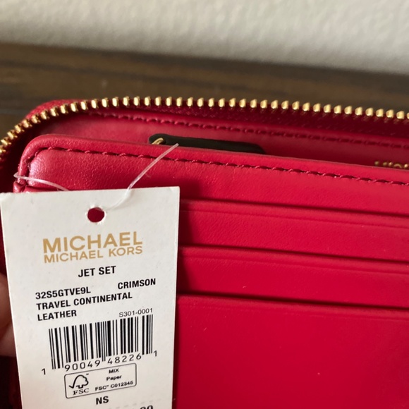 Michael Kors Wallet - Picture 5 of 5